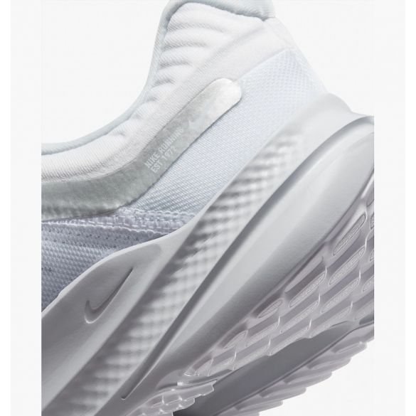 Жіночі кросівки Nike Quest 5 DD9291-100_image_8