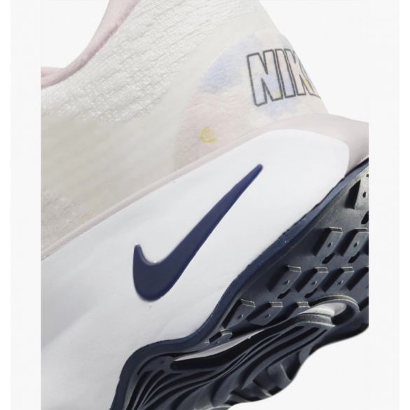 Кроссовки Nike Motiva Premium DZ3702-100_image_4