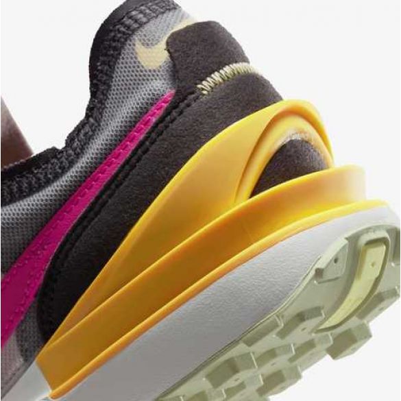 Кроссовки женские Nike Waffle One MC DR7881-001_image_3