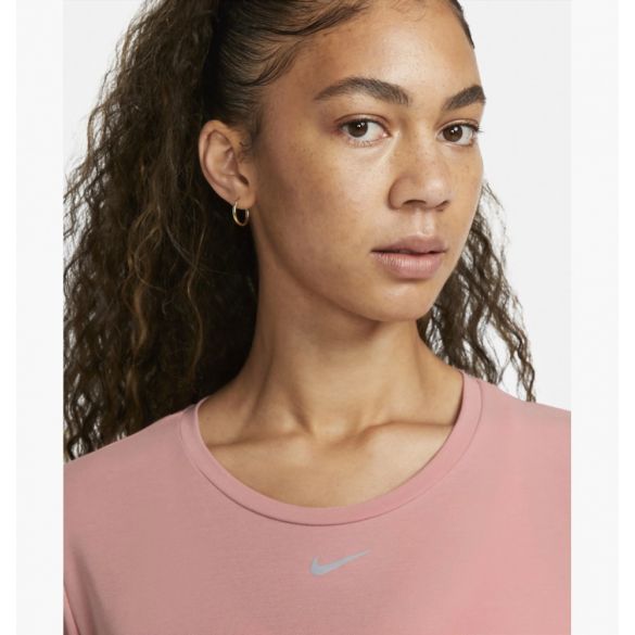 Футболка Nike Womens Standard Fit Short-Sleeve Top Dd0618-618_image_4