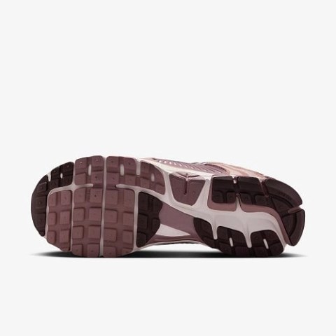 Кросівки унісекс Nike Zoom Vomero 5 HF1553-200_image_3