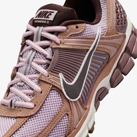 Кросівки унісекс Nike Zoom Vomero 5 HF1553-200_image_7