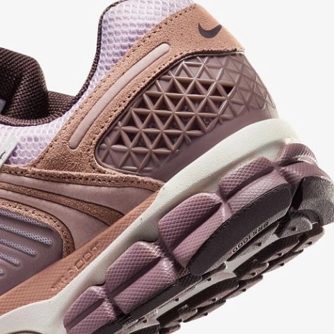 Кросівки унісекс Nike Zoom Vomero 5 HF1553-200_image_6