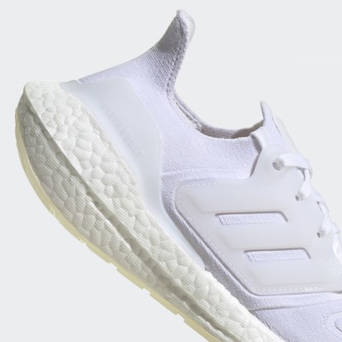 Кроссовки для бега adidas Ultraboost 22 GX5590_image_4