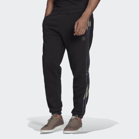 Брюки adidas Graphics Camo Originals HF4878_image_1