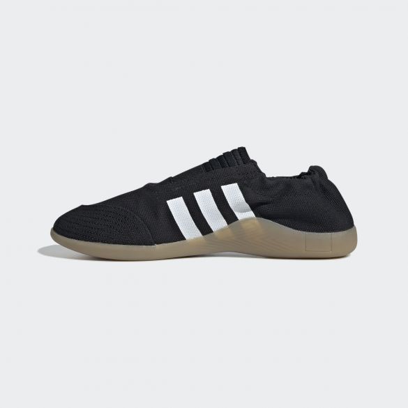 Жіночі кросівки Adidas Taekwondo D98205