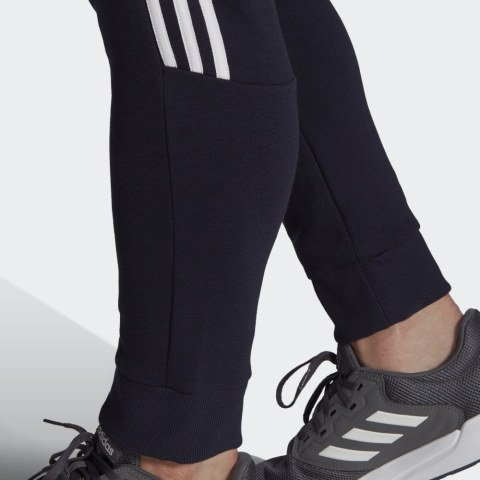 Чоловічі штани Adidas Essentials Fleece Tapered Cuff 3-Stripes GK8977_image_5