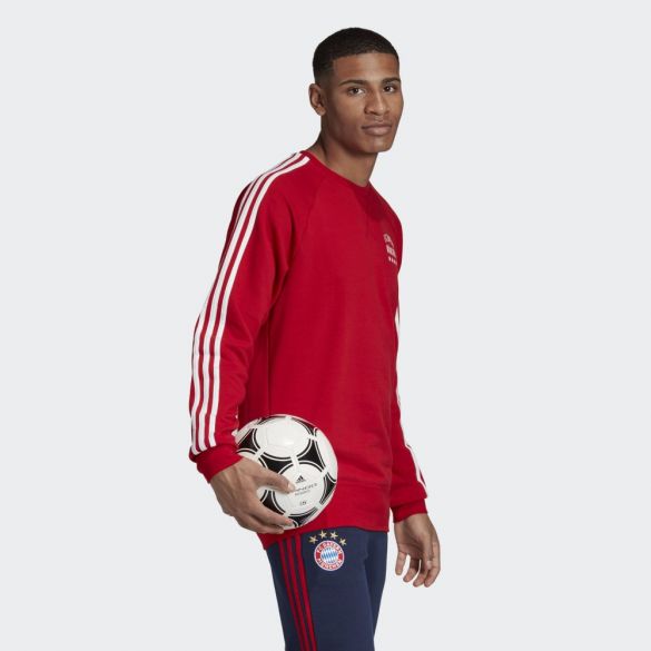 Джемпер Бавария Мюнхен Adidas Graphic FR3970