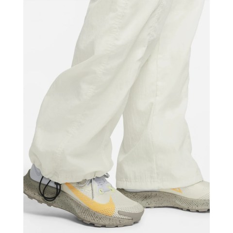 Штаны женские Nike Sportswear Woven Cargo Pants FN7696-020_image_5