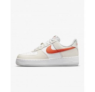КРОСІВКИ NIKE WMNS AIR FORCE 1 07 SE DA8302-101