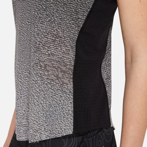 Жіноча майка Nike Run Division Engineered Running Tank DB3874-010_image_3