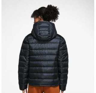 Жіноча куртка Nike Sportswear Therma-FIT Windrunner DH4073-010