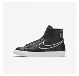 Дитячі кросівки Nike Blazer Mid 77 Se2 (GS) DJ0265-001