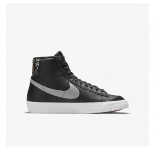 Дитячі кросівки Nike Blazer Mid 77 Se2 (GS) DJ0265-001