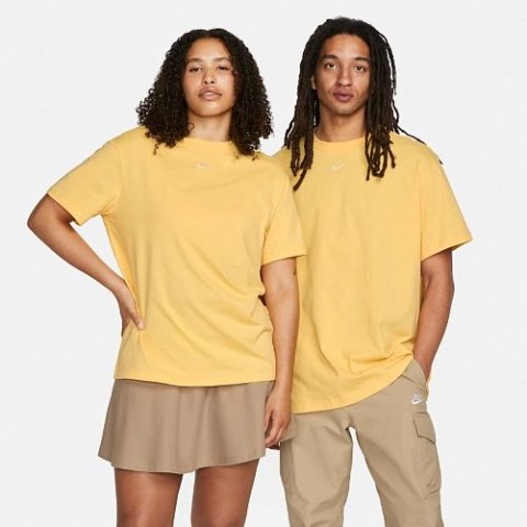 Футболка Nike Sportswear Essential Tee DN5697-795_image_1