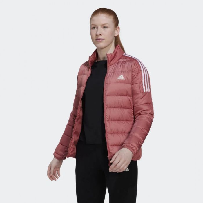 Жіночі куртки й вітровки Adidas: вибір за погодою