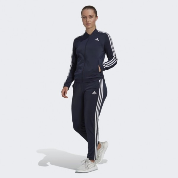 Жіночі костюми Adidas: посадка, тканина й комплектність