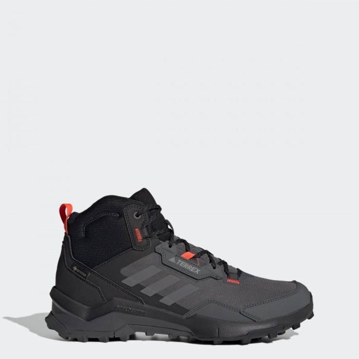 Низькі чи високі Adidas Terrex: вибір висоти