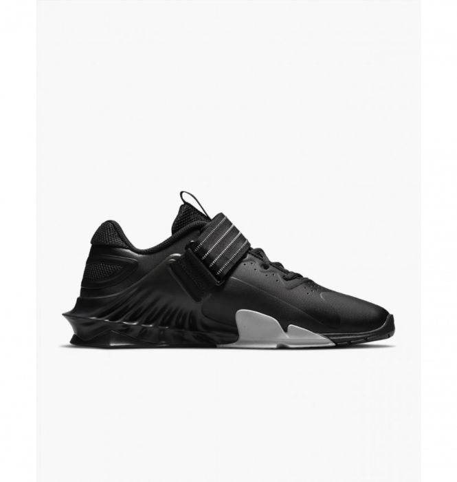 Nike Romaleos или Savaleos: как выбрать штангетки