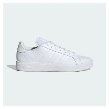 Adidas Grand Court чи Advantage: як вибрати міські кросівки за конструкцією