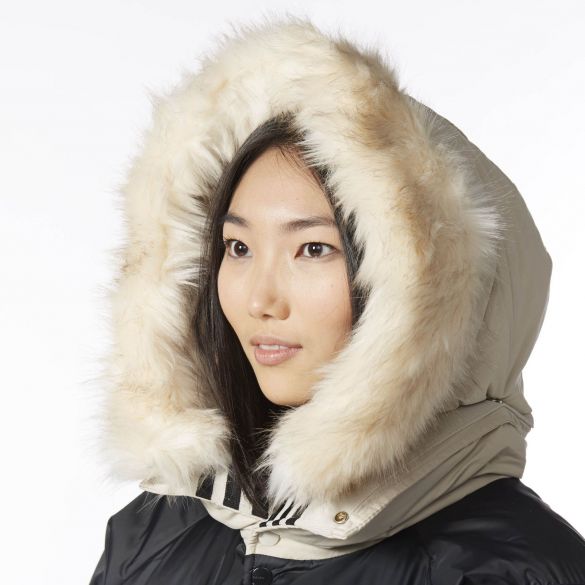 Женский пуховик Adidas Originals Feminine AY4811_image_4