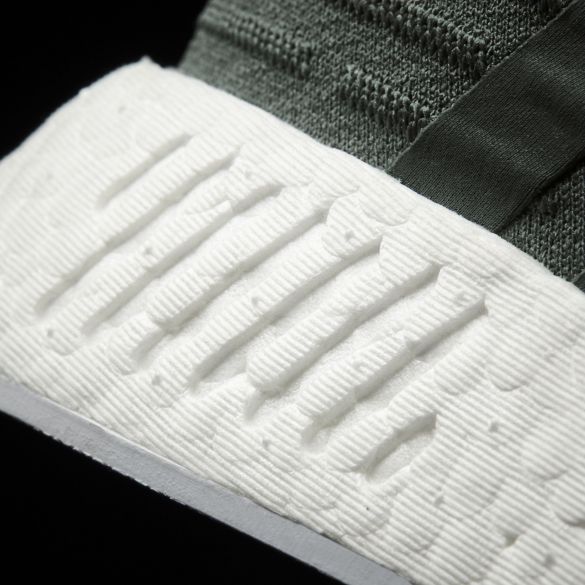 Жіночі кросівки Adidas Originals NMD_R2 W BA7261_image_3