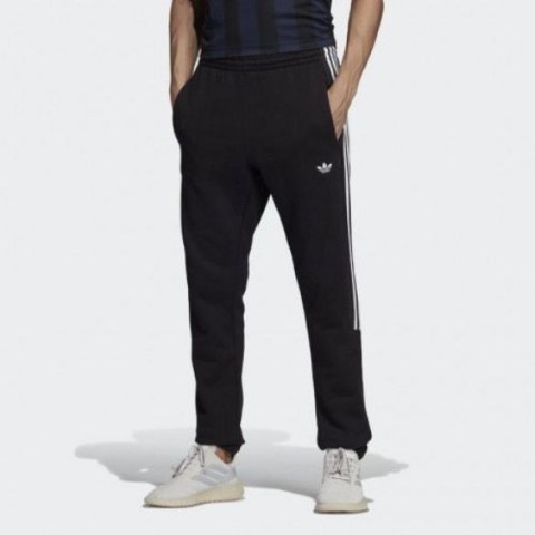 Чоловічі штани Adidas Originals Radkin DU8137_image_1