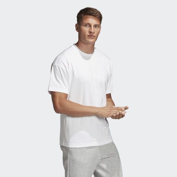 Мужская футболка Adidas Must Haves Plain DT0939_image_4