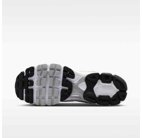 Кросівки Nike Air Max Moto 2K IO9279-007