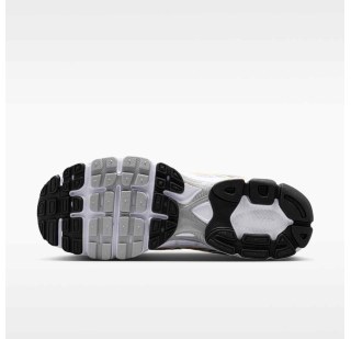 Кроссовки Nike Air Max Moto 2K IO9279-007