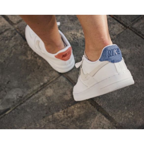 Жіночі кросівки Nike Air Force 1 07 LX 898889-103_image_3