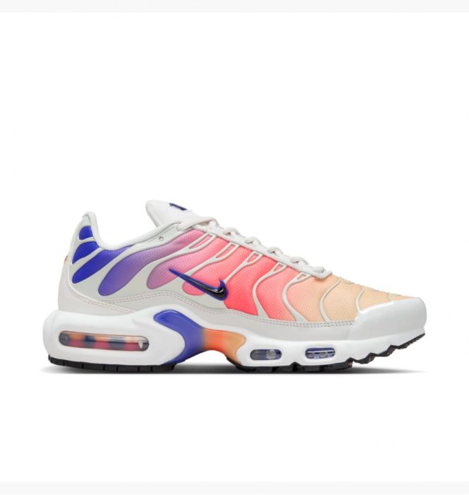 Nike Air Max Plus или Dn: как сравнить разные семейства