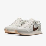 Жіночі кросівки NIKE Venture Runner CK2948-007_image_3