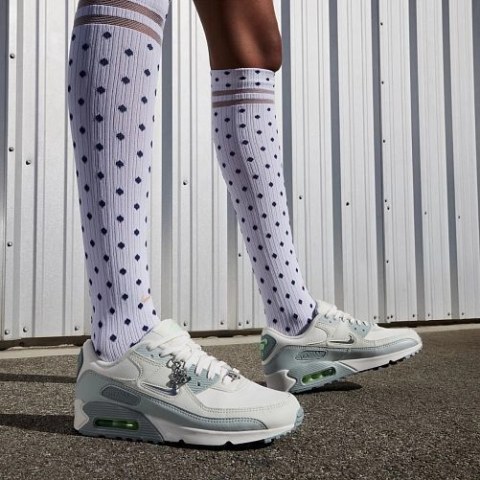 Кросівки Nike Air Max 90 Se FN6948-100_image_4