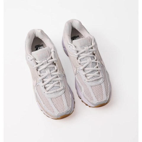 Женские кроссовки Nike Zoom Vomero 5 White FJ2028-104_image_4