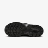 Жіночі кросівки Nike W V5 Rnr HQ7901-001_image_3
