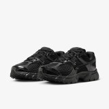 Жіночі кросівки Nike W V5 Rnr HQ7901-001_image_6