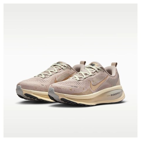 Женские кроссовки Nike Vomero 18 SE WomenS Road Running Shoes Beige IF4463-200_image_5