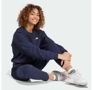 Свитшот женский Adidas Essentials Small Logo Feel Cozy IX7941