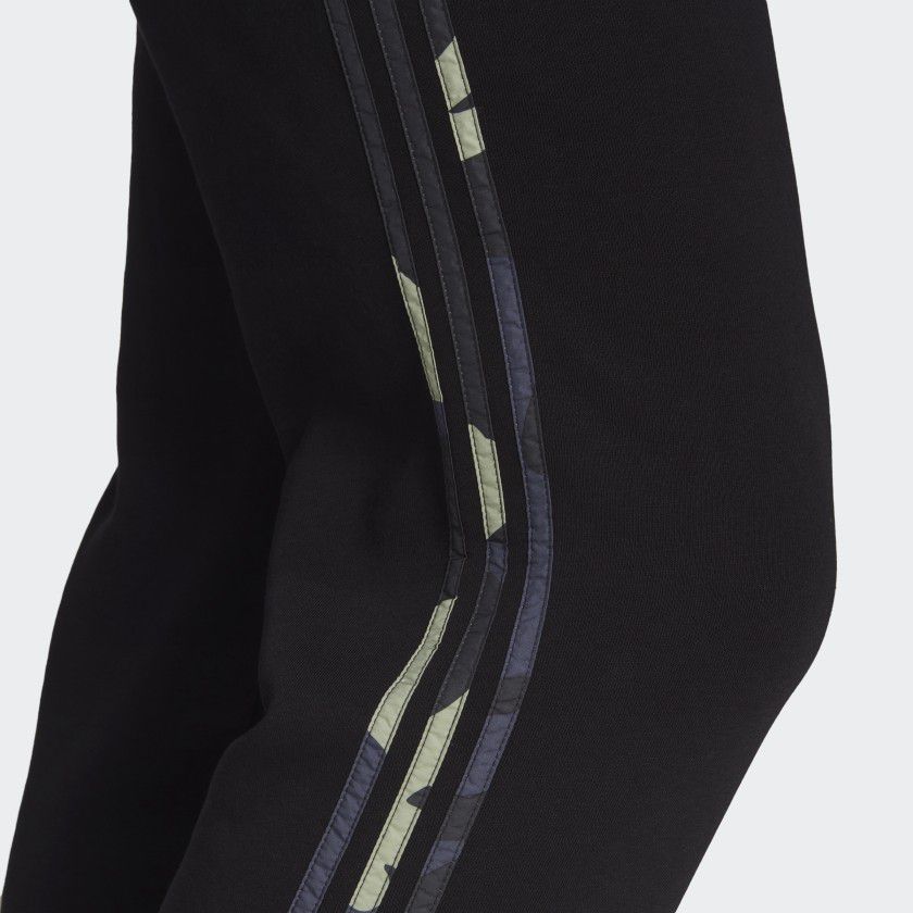 Брюки adidas Graphics Camo Originals HF4878_image_5