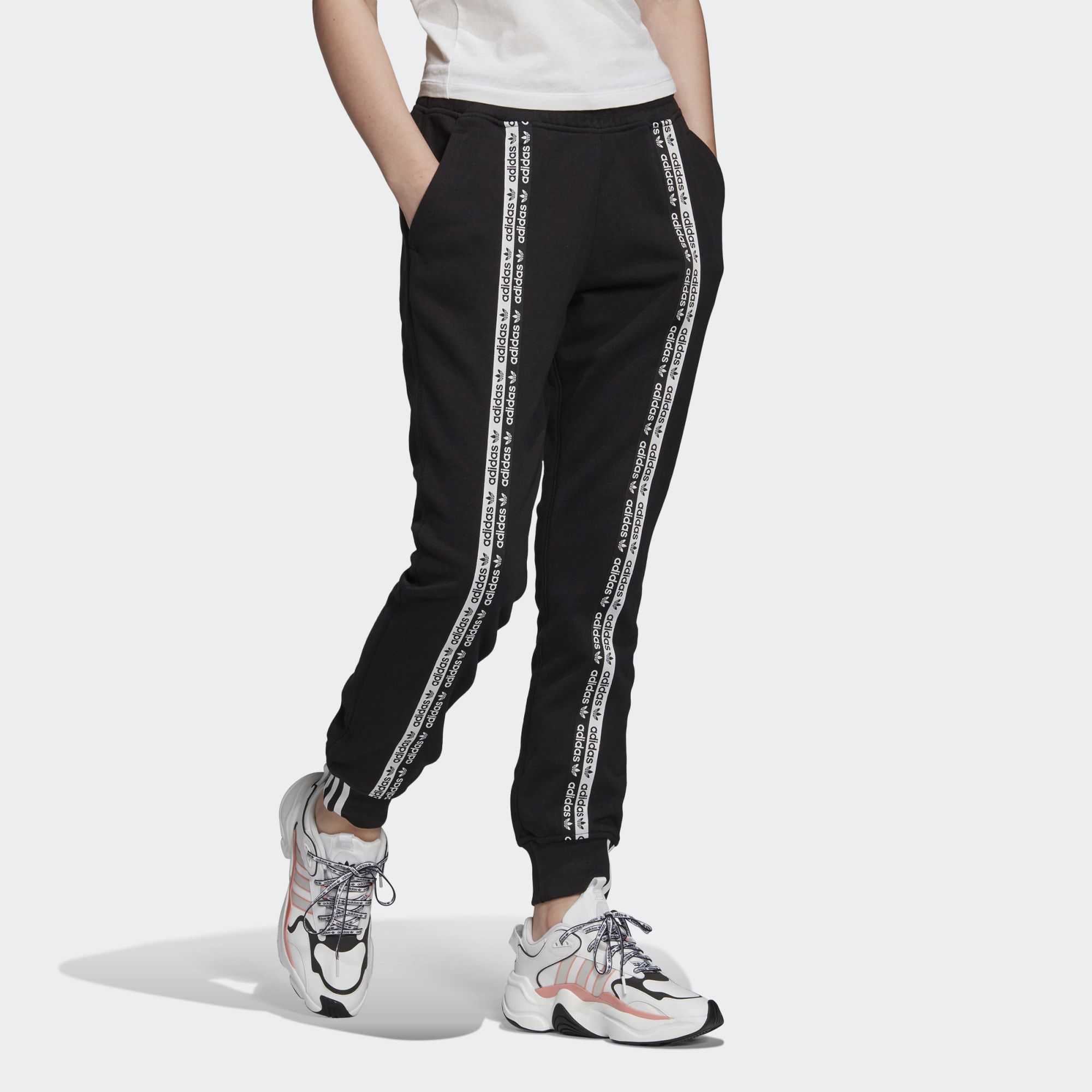 Жіночі брюки джоггер Adidas R.Y.V. FM4385_image_2