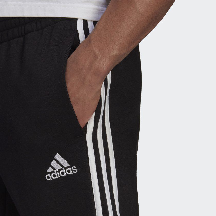 Чоловічі штани Adidas Essentials Fleece Tapered Cuff 3-Stripes GK8967_image_5