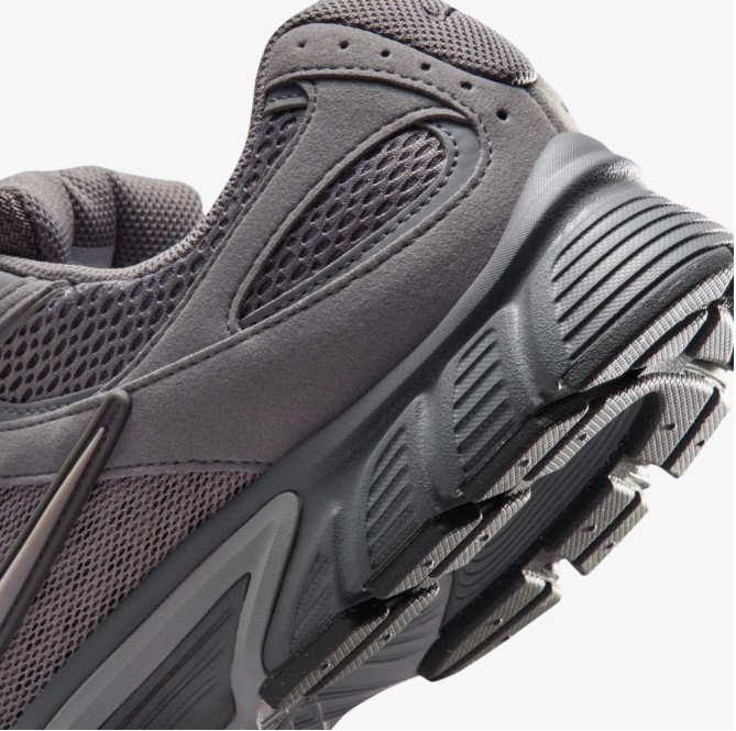 Кросівки чоловічі Nike V5 Rnr II6292-006_image_3