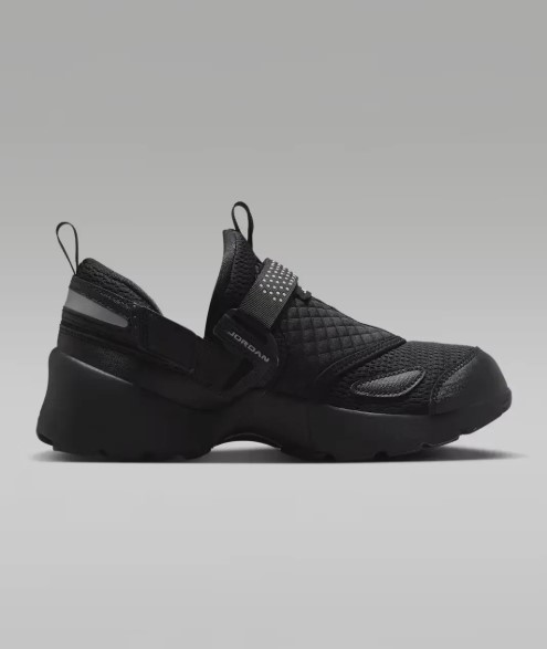 Кросівки жіночі Wmns Jordan Trunner Lx Triple HQ2164-001_image_1
