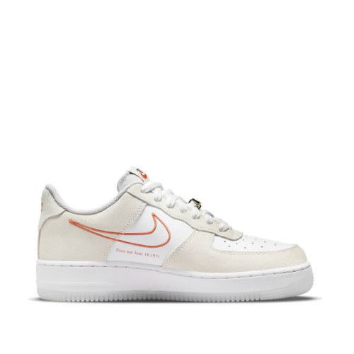 КРОСІВКИ NIKE WMNS AIR FORCE 1 07 SE DA8302-101_image_1