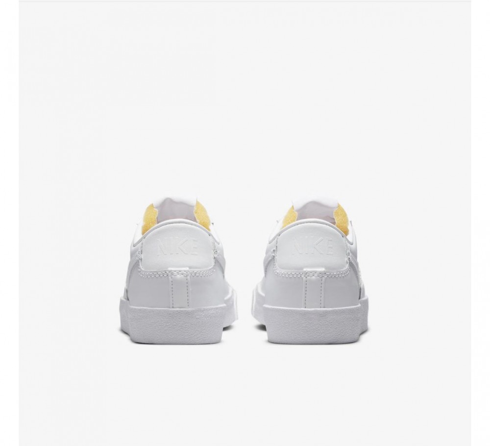Кросівки жіночі Nike Blazer Low 77 DC4769-101_image_3