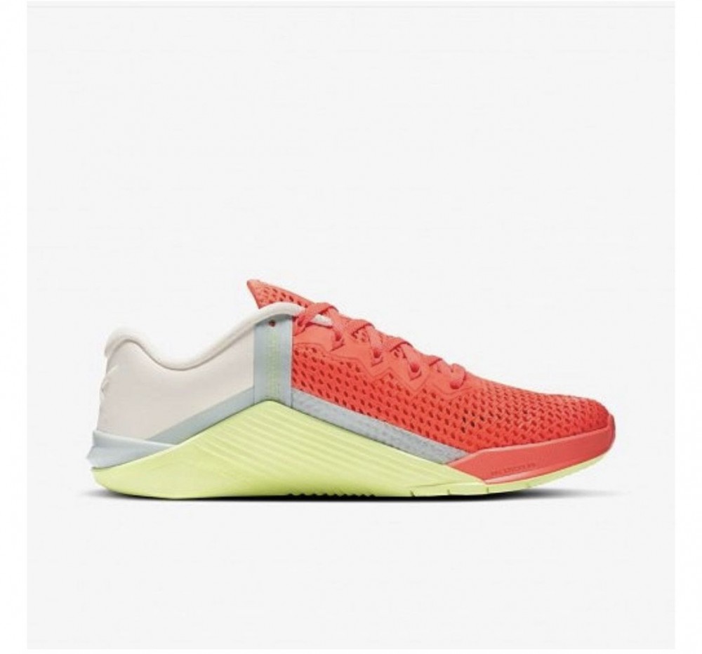Женские Кроссовки Nike Metcon 6 AT3160-800_image_1