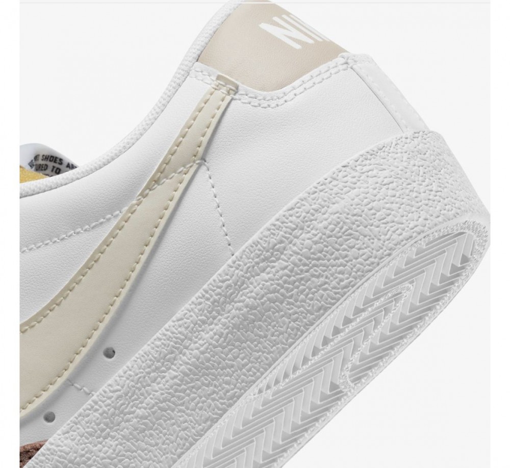Жіночі кросівки Nike W Blazer Low DC4769-108_image_7