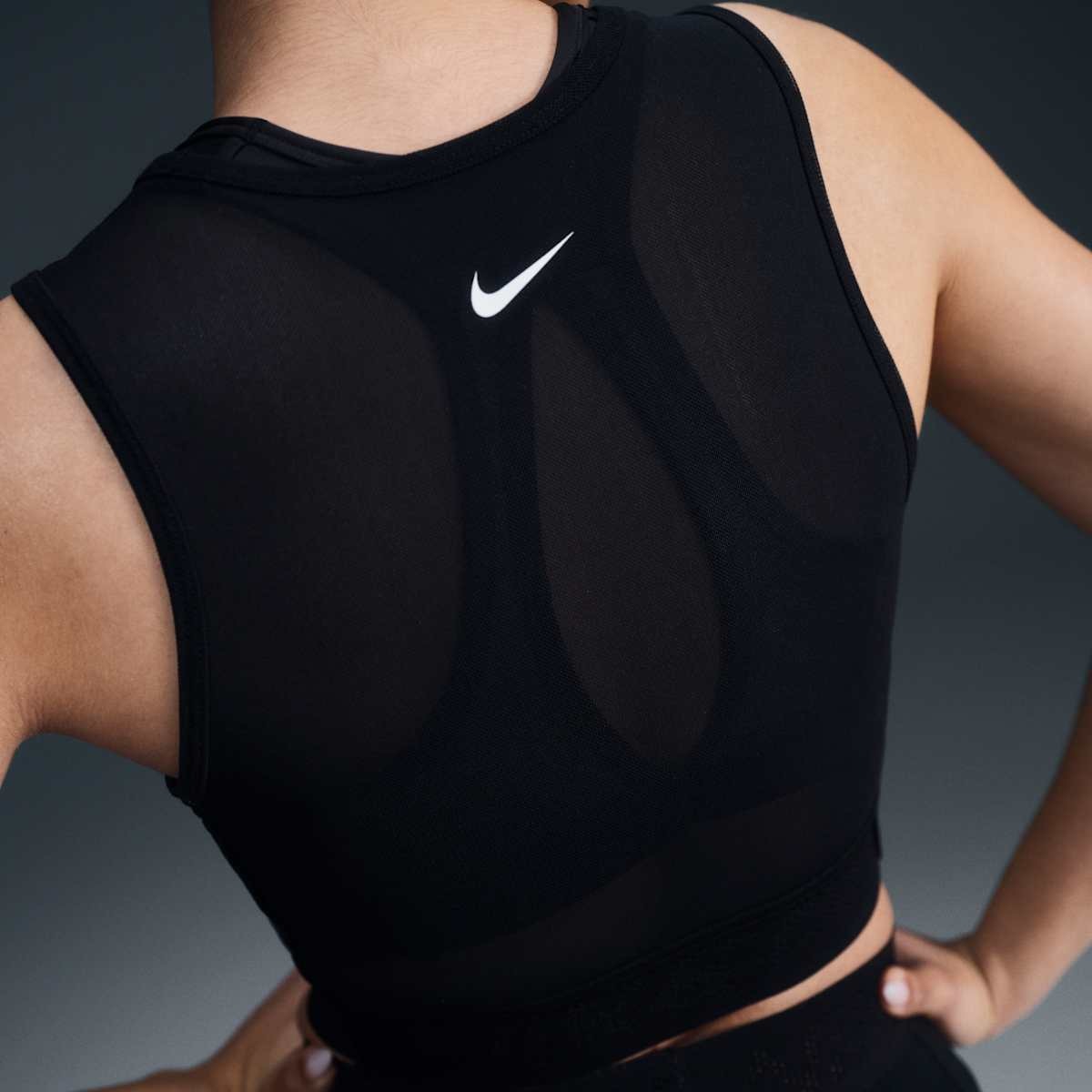 Топ жіночий Nike Pro Mesh Tank Top FN7387-010_image_3