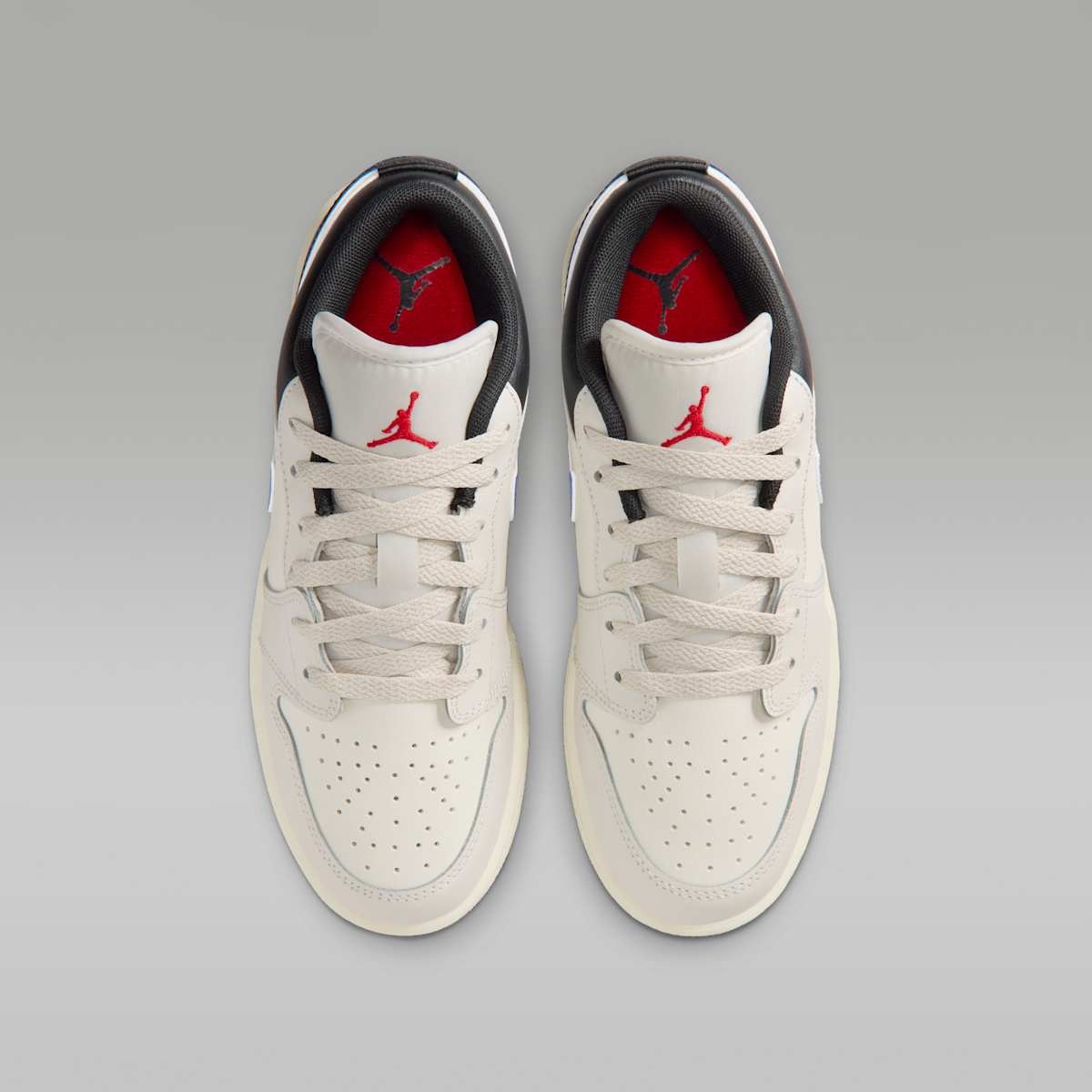 Кросівки Air Jordan 1 Low 553560-027_image_4
